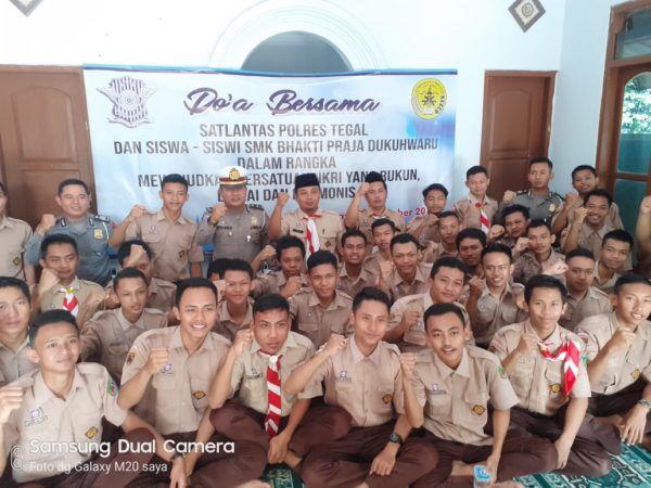 DOA BERSAMA Untuk negeri di SMK BHAKTI PRAJA DUKUHWARU DOA BERSAMA Untuk negeri di SMK BHAKTI PRAJA DUKUHWARU